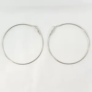 Orecchini a Cerchio Unisex in Acciaio Inossidabile Autentici, Semplici e Audaci, Diametro 3 cm - Product Image 1