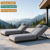 Chaise longue de piscine extérieure moderne et durable en aluminium avec dossier réglable et coussin épais pour hôtels et complexes hôteliers