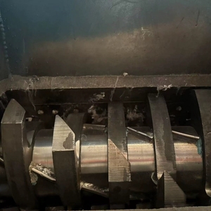 Nouvelle machine de broyage à vis spirale, broyeur de plastique, broyeur universel à faible bruit, déchiqueteuse multifonctionnelle pour le recyclage des déchets plastiques - Product Image 5