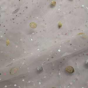 Tela de Encaje de Tul con Lentejuelas y Malla Reforzada con Brocado, Diseño de Puntos Grandes y Pequeños, Estilo Liso, Tejido de Punto por Urdimbre, Textil para el Hogar - Product Image 1