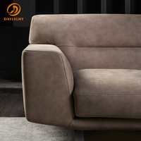 Modernes Luxus-Ecksofa mit rechter Chaiselongue, Lederpolsterung und Massivholzrahmen für das Wohnzimmer