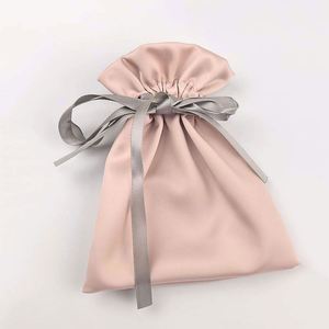 Pochette cadeau en satin rose de luxe avec cordon de serrage et nœud en ruban, sac d'emballage pour bijoux avec logo personnalisé pour les cadeaux de mariage - Product Image 4