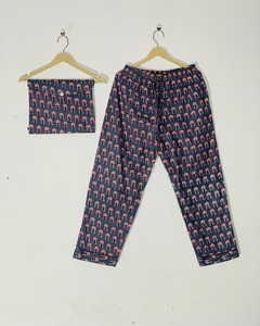 Conjunto de Pijama Étnico Minimalista para Mujer, Estampado a Mano, Precio de Mayoreo - Product Image 5