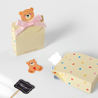 Koreanischer Valentinstag-Geschenkkarton: Niedliche Rechteckige Schokoladenbox aus Weißem Karton mit Cartoon-Schleife