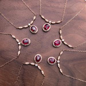 สร้อยคอเงินแท้ S925 ดีไซน์วินเทจ ประดับคริสตัลทรงแหลม ระยิบระยับ ดีไซน์คลื่น ประดับดอกไม้เคลือบแพลตตินัม - Product Image 1