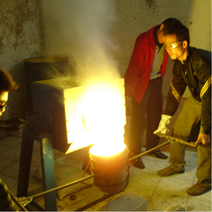 Fourneau de fusion à induction en acier Jinlai 300 kg avec moteur et <span class=keywords><strong>creuset</strong></span> en magnésie, triphasé 380 V, facile à utiliser - Product Image 5