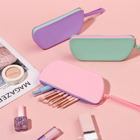 Vente en gros de trousses de maquillage en silicone personnalisées avec logo, multi-usages, petites, roses, porte-pinceaux de maquillage, étui pour lunettes