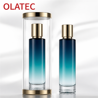 Collection de bouteilles en verre OLATEC Premium avec textures en relief, incrustations métalliques et boîtes personnalisées pour Cognac, Whisky et spiritueux de luxe