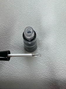 Gloss repulpant à l'acide hyaluronique, végan, hydratant, volumisant, maquillage pour les lèvres en marque privée - Product Image 3