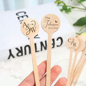 Bâtonnets à café en bois pour mariage, agitateurs à café personnalisés gravés avec noms et date, bâtonnets à cocktail en bois - Product Image 2
