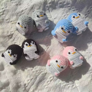 Nouvelle poupée pingouin mignonne, faite à la main au crochet, carte d'énergie positive, tricot en laine, peluche émotionnelle, porte-clés en laine, tissage frontal - Product Image 2