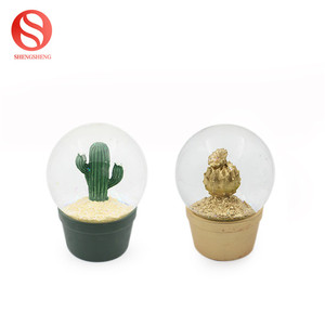 10 cm del árbol de <span class=keywords><strong>coco</strong></span> de recuerdo nieve regalos baratos <span class=keywords><strong>deco</strong></span> resina grande árbol de Palma globo de nieve - Product Image 5