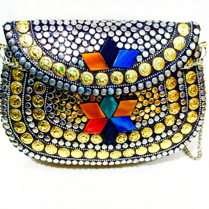 Pochette de soirée classique en métal poli de luxe pour femmes, sac à main haut de gamme de la marque Falak World Export - Product Image 1
