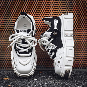 Venta al por mayor de zapatos de invierno de estilo europeo de los hombres de malla superior gruesa suela altura aumento de baja estatura de metal pesado versátil - Product Image 4