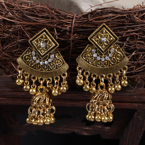 Pendientes Étnicos de Aleación de Zinc con Baño de Oro Antiguo, Diseño Floral con Engaste de Bisel, Joyería de Fiesta para Mujer - Product Image 1