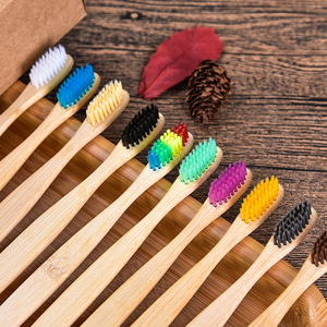 Spazzolino da Denti in Bambù Arcobaleno con Logo Personalizzato Biodegradabile ed Ecologico di Tendenza con Manico in Bambù e Setole Morbide/Medie per Igiene Orale Adulti - Product Image 2
