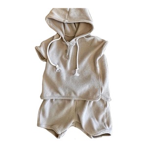 Conjuntos de Ropa para Bebés de Alta Calidad, Camiseta Elástica Tipo Waffle para Niños Pequeños, Conjunto de Pantalones Cortos con Estampado y Gorro con Bolsillo - Product Image 1