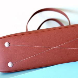 Nouveau <span class=keywords><strong>sac</strong></span> à main personnalisé pour femmes Louise - <span class=keywords><strong>Sac</strong></span> fourre-tout en cuir grainé robuste - <span class=keywords><strong>Sac</strong></span> Vuittones à compartiments verrouillables - Product Image 3