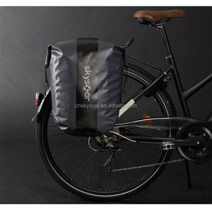 Sac de selle de <span class=keywords><strong>vélo</strong></span> imperméable de grande taille 25L personnalisé par le fabricant pour le cyclisme en plein air, les voyages, les hommes et les femmes, sacoches de <span class=keywords><strong>vélo</strong></span> sèches - Product Image 6