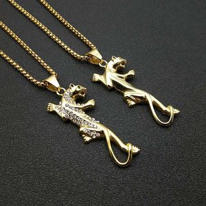 Collier pendentif léopard plaqué or Yunnique en acier inoxydable avec incrustation de zircon cubique, bijoux de fête unisexe, design animal du zodiaque - Product Image 1