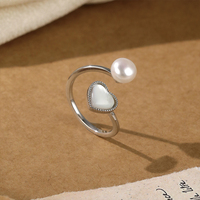 Bague ajustable en alliage avec coquillage et perle d'eau douce naturelle, motif cœur, pour femme, style délicat et classique, vente en gros SA Jewelry