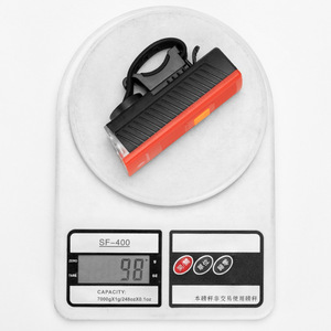 Phare de cyclisme extérieur rouge cyan alimenté par batterie, lumière de klaxon haute intensité pour équipement de sécurité de vélo de route - Product Image 1