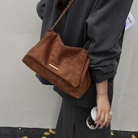Bolso de Mensajero de Gamuza con Cadena, Nueva Colección Otoño-Invierno 2026, para Mujer, con Forro de Poliéster, Elegante, de Hombro/Bandolera