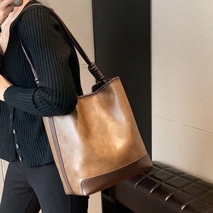 Borse a secchiello di grandi dimensioni per le donne di lusso in pelle sintetica marrone borse da donna borse da donna di lusso designer borse all'ingrosso - Product Image 2