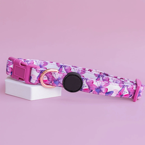 Elegante <span class=keywords><strong>Collar</strong></span> para Perro con Mariposas Rosadas, Lona Resistente con Forro de Neopreno Suave, <span class=keywords><strong>Collar</strong></span> Ajustable y Cómodo para Mascotas con Hebilla Segura - Product Image 1