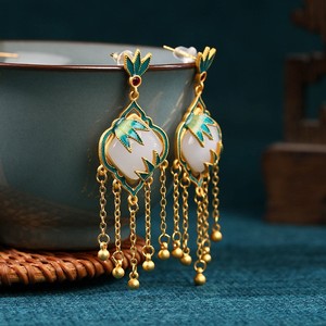 Orecchini pendenti da donna in argento 925 placcato oro con giada, smalto sfumato, design di nicchia, fiore etnico, cavallo antico e gonna, idea regalo - Product Image 1