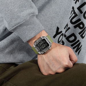 Montre numérique NAVIFORCE 6107 pour hommes avec bracelet en silicone, achat en gros, sport, résistante à l'eau, écran LCD lumineux, montre originale pour hommes, Reloj - Product Image 5