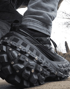 Sneakers Unisex con Suola Oversize a Battistrada di Pneumatico, Tacco Estremo da 15mm, con Borchie a Vite, Stile Consumato - Product Image 5