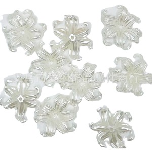 Perles acryliques en forme de pétale d'iris, 44mm, forme de fleur blanche, perles dispersées pour bricolage, matériel de décoration d'ornements faits à la main - Product Image 3