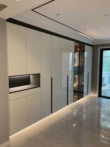 ตู้เก็บรองเท้าไม้จริงทันสมัย กระจก ทนทาน เป็นมิตรกับสิ่งแวดล้อม ปรับแต่งขนาดได้ สำหรับใช้ในบ้าน ธุรกิจ โรงแรม และวิลล่า - Product Image 6