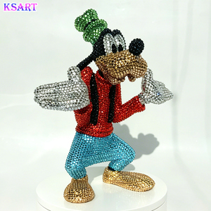 Nouvelle Décoration Artistique Tendance : Statue Goofy en Résine Ornée de Strass, Sculpture Artisanale Diamantée, Collection Décorative - Product Image 3
