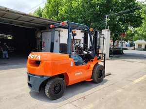 Second-hand for 50 Powered Pallet Truck 3 Ton High Performance Inexpensive Factory Price Japan <b>Engine</b> 1 Year Warranty for - Product Image 4