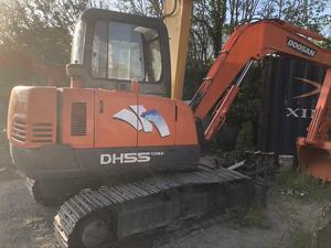 รถขุด Doosan DH55 มือสอง 6 ตัน พร้อมมอเตอร์ เครื่องยนต์ เกียร์ ปั๊ม รุ่นปี 2017 ความจุบุ้งกี๋ 0.3 คิวบิกเมตร ใช้งาน 0-2000 ชั่วโมง ขาย - Product Image 2
