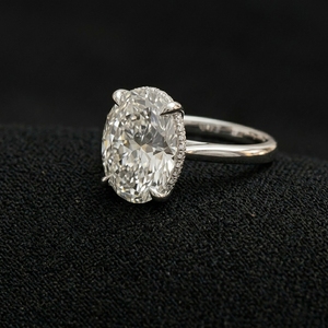 Bague de Mariage en Platine Premium pour Femme, Design Minimaliste Élégant avec Diamant Brillant - Product Image 2