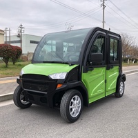 Mini véhicule électrique 4 places personnalisé à propulsion arrière avec sièges en cuir pour les trajets courts et la patrouille communautaire