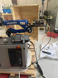 Robot industriel vertical multi-articulations GP12 à 6 axes, charge utile 12 kg, moteur servo-électrique, IP54/IP67, pour assemblage et distribution - Product Image 3