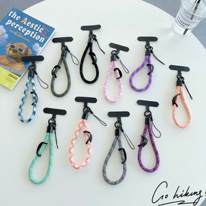 Custodia per Cellulare con Laccetto da Polso Intrecciato, Clip Posteriore, Porta Carte, Anti-smarrimento e Anti-caduta, Ciondolo Gioiello per Telefono - Product Image 1