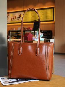 Sac fourre-tout en cuir ciré texturé, sac à main quotidien simple et polyvalent - Product Image 3