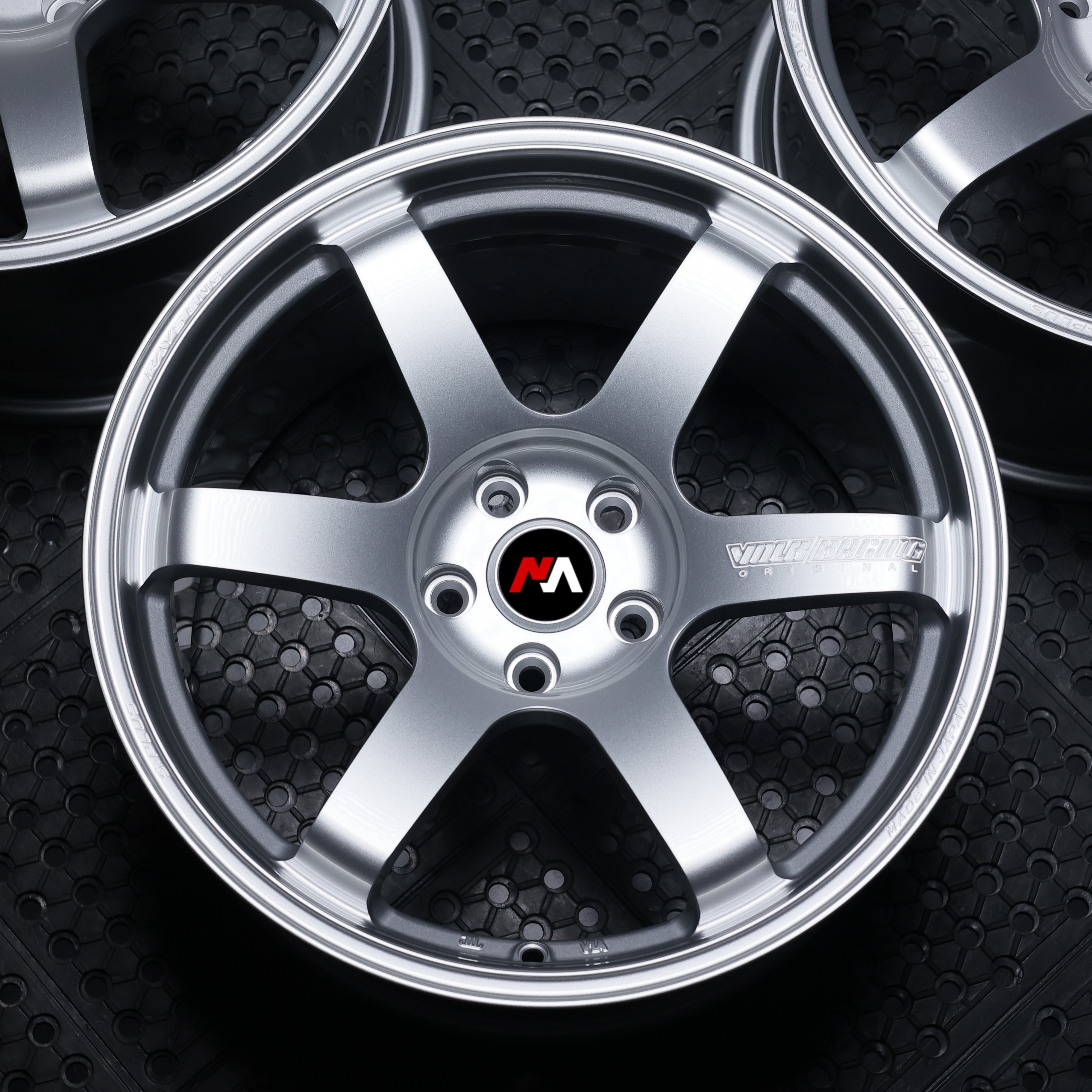 เพชรสีเงิน