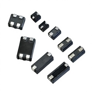 Inducteur à billes en ferrite SMD de suppression des ondes électromagnétiques avec filtrage haute fréquence, courant nominal de 17 A pour le contrôle du bruit des équipements de télécommunications - Product Image 1