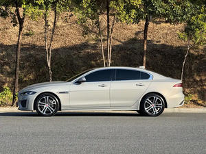 <span class=keywords><strong>Jaguar</strong></span> XEL 2.0T 250PS <span class=keywords><strong>R</strong></span>-<span class=keywords><strong>DYNAMIC</strong></span> S- Black Pack 2024 Usado, Automático, Volante a la Izquierda, Sedán Deportivo, Audio Meridian, Asientos de Cuero - Product Image 3