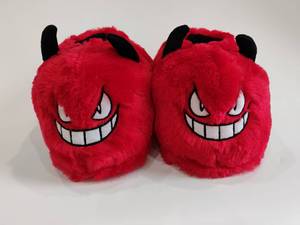 Soffice Pigiama Invernale con Stampa Diavolo Rosso, Leggero con Fodera in Cotone, Peluche per Donna - Product Image 2