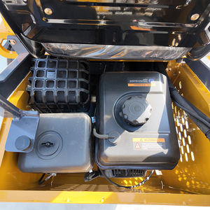 Mini-chargeuse compacte à direction par déplacement, livraison gratuite, à vendre - Product Image 5