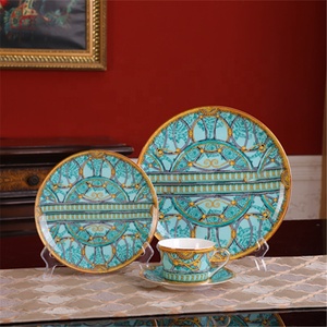Offre Spéciale : Service de Table de Luxe Nordique Doré 58 Pièces en Porcelaine Fine - Product Image 6