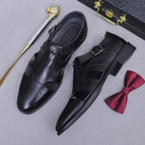 รองเท้าหนังแท้แบบทางการสำหรับธุรกิจใหม่ รองเท้าแตะลำลองผู้ชายหนังวัว ดีไซน์แบบเจาะรู รองเท้าส้นเตารีดสำหรับฤดูร้อนและกิจกรรมกลางแจ้ง - Product Image 5