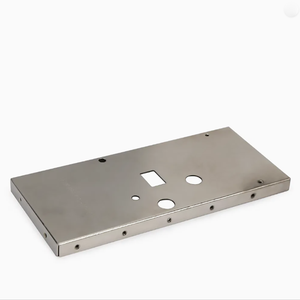 Plaque de montage en acier inoxydable avec trous et découpes pour l'installation d'équipements - Product Image 6